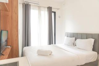 Fully Furnished with Cozy Design Studio Sky House BSD Apartment By Travelio - Tangerang - 0