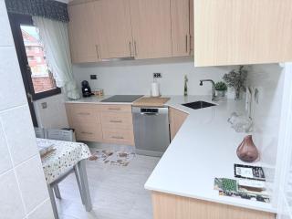 Apartamento con piscina en Saron - 2