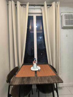 Explore Manila Trendy 1BR unit in Birch Tower - Manila - 2