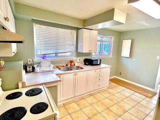 D6 Room Near Airport - Brampton - 6