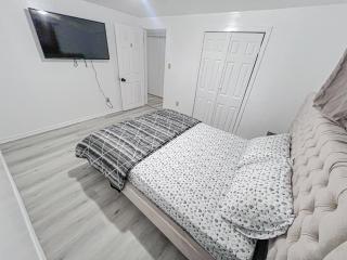 D8 Room Near Airport - Brampton - 7