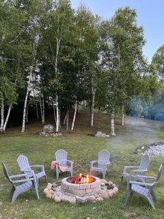 Stylish Mountain View Chalet with Heated Pool, Large Hot Tub, Playroom & Firepit close to Gore Mountain - Johnsburg - 7
