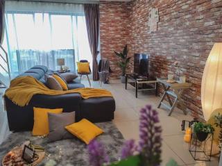 NEW! Spacious 3BR Luxury Stay at Sunrise Gurney GeorgeTown - George Town - 9