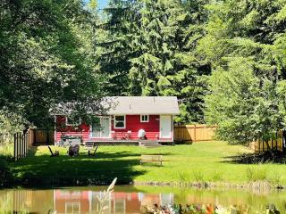 Perch - Red Cabin On The Lake - Ashford - 4