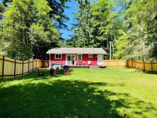 Perch - Red Cabin On The Lake - 1