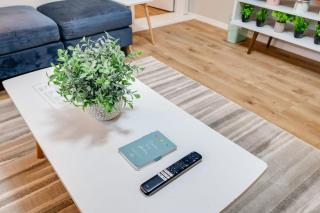 Perch - Eastgate Rambler - Bellevue - 1