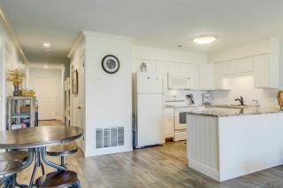 10 A, One Bedroom Condo - 8