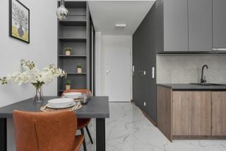 Rent like home - Spacious Studio with Balcony Słonimskiego 2 - 5