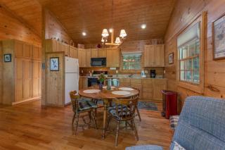 Mai`s Rock Cabin with view - Brevard - 9