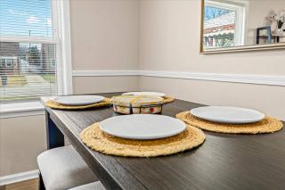 Newly Renovated 4 Bedroom 2 Bath Downtown Dearborn - 2