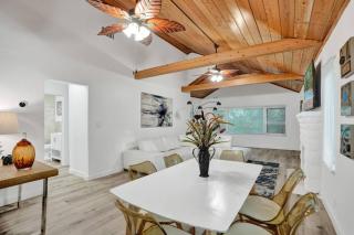 Tropical Oasis 2BR House w Pool - Fort Lauderdale - 9
