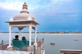 Guleria Kothi at Ganges - Varanasi - 9