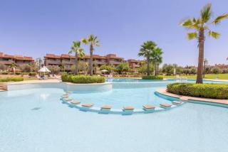 Relaxing Summer Front of Pool and Garden - 6