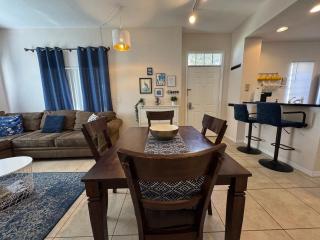 4 Bedroom 3 Bathroom Villas At SevenDwarfs 31-107 - Kissimmee - 3