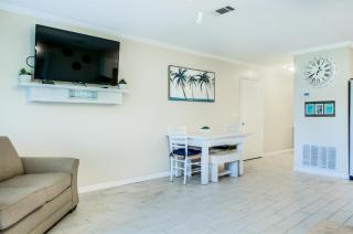 7 A, One Bedroom Condo - 7