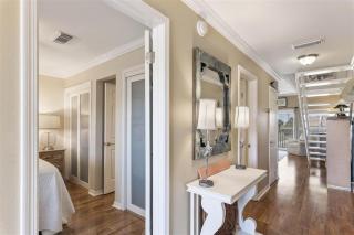 8 G Two Bedroom Condo - 4