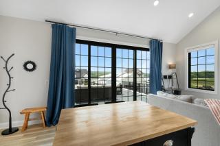 Rooftop Retreat - 4