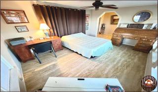 Hole in the Wall Getaway - USA Mexico Border Bed and Breakfast - Columbus - 4