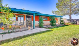 Hole in the Wall Getaway - USA Mexico Border Bed and Breakfast - Columbus - 9