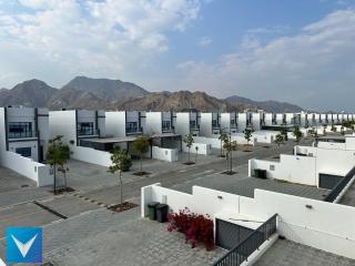 3BR Modern Seashore Private Villa with swimming Pool - 1