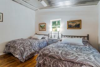 The Deep Forest Green Cottage - 3