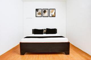 Hotel O White House Hotel - 1