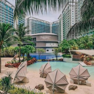 Metro Manila Cityscape Charm at Azure Urban Resort Paranaque near NAIA Airport - 0