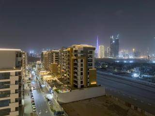 Luxury 3BR near to Downtown - Burj Khalifa & Pool Views - 10 min to Dubai Mall - 1
