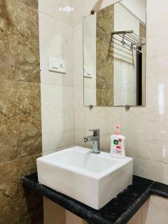 Luna Spaces- Near Mumbai International Airport - Mumbai - 5