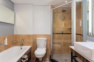Protea Hotel by Marriott Johannesburg Wanderers - Johannesburg - 3