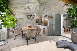 Vacay Villa Elena with Pool - Ladići - 3