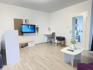 Perfekte 1,5 Wohnung Zentral in Leonberg gegenüber Einkaufzentrum - Leonberg - 0