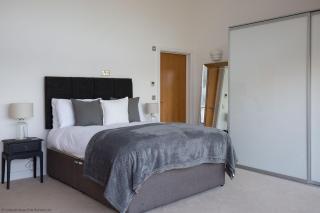 Lake House - South Cerney - 8