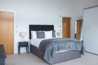 Lake House - South Cerney - 7