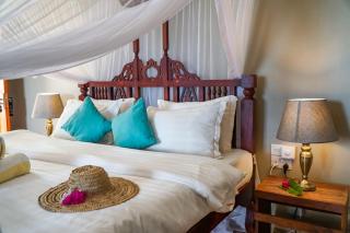 Raffia Boutique Hotel - 8