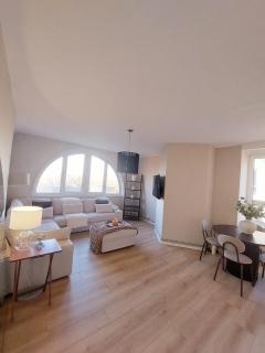 Light, spacious flat on Brixton Hill - 0