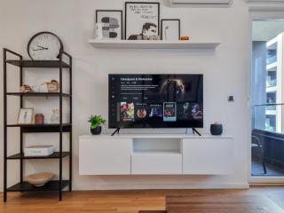 Modern 1BR Apt With Workspace, Ideal For Long Stays - Sarajevo - 2