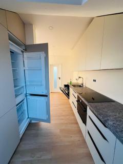 New sunny rooftop apartment with a terrace 10 minutes from city centre - 4