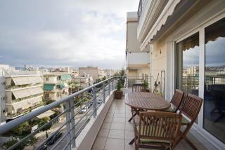 The Cozy Penthouse Spacious Reno Fully Equipt Apt - 1