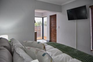Peppertree Place - - 9