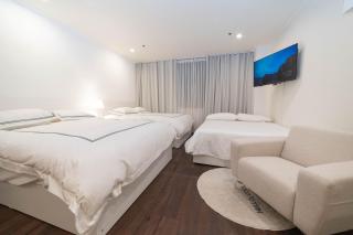 Cloud 9 Hongdae AREX 2 min - 2