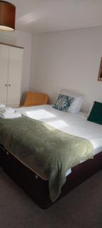 Modern, well located en-suite rooms with parking - Orbitat Accommodations - Cambridge - 9