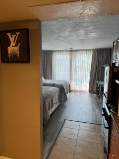 Marco Polo Beach Resort Condo with balcony Pool, Beach,Gym,Free Parking - Sunny Isles Beach - 6