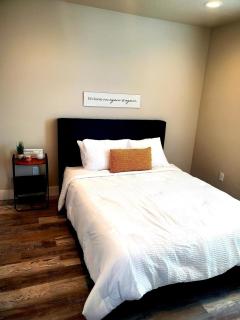 Hidden Gem! Private Guest Home - Syracuse - 1