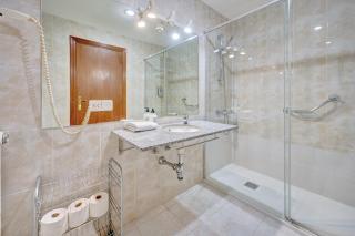 Mirasierra Suites Pamplona - Pamplona - 4