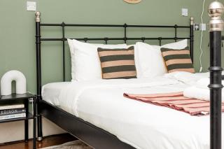 3BR 3LVL Home, Garden & Parking, 5min Greenwich St - Londra - 9