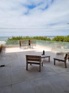 Alquiler De Departamento Monoambiente Con Terraza, Frente Al Mar En La Costa Quequén, Con Pileta, Solarium y Sum Con Parrilla - 5