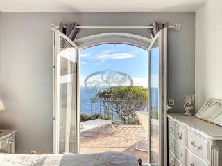 Maison pour 8 personnes classée 3 étoiles avec 2 terrasses vue mer au Canadel - 4