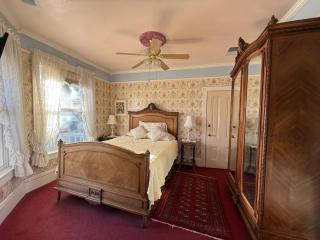 Roseberry House Bed and Breakfast - 4