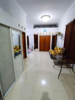 Kadipiro Homestay - Ngabean - 2
